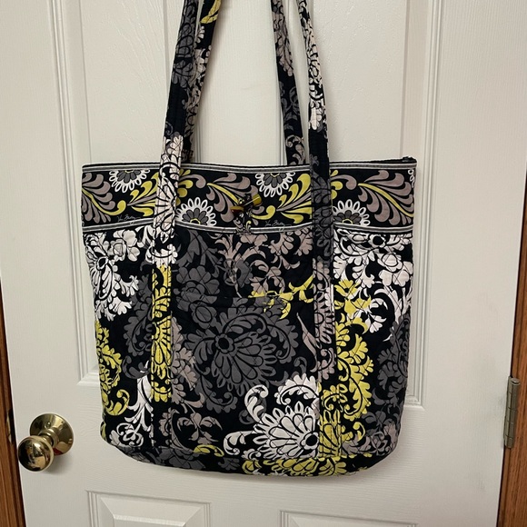 Vera Bradley Handbags - Vera Bradley tote